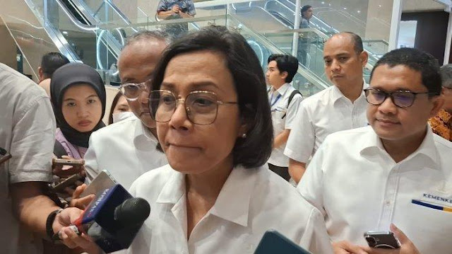 Sri Mulyani tak Nyaman, Tutup Mulut Ditanya Guru Beban Negara, Klarifikasi Lewat Medsos