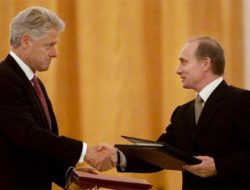 Dokumen Rahasia Ungkap Clinton Pernah Ajak Putin Lawan Osama bin Laden