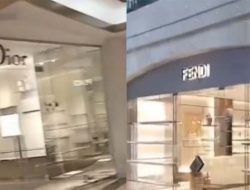 Demo Besar di Jakarta, Toko Branded di Plaza Senayan Mulai Kosongkan Barang