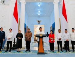 Tak Libatkan Wapres Dalam Konferensi Pers Bersama Ketum Parpol, Bolo Gibran Murka: Prabowo Kacang Lupa Kulit!