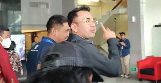 Bergelar Doktor Abal-abal, Raffi Ahmad Tak Layak Menpora