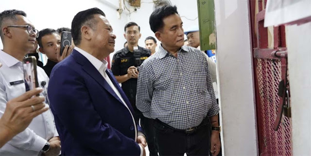 Soal TNI Mau Polisikan Ferry Irwandi, Yusril: Institusi Tak Bisa Laporkan Pencemaran Nama Baik