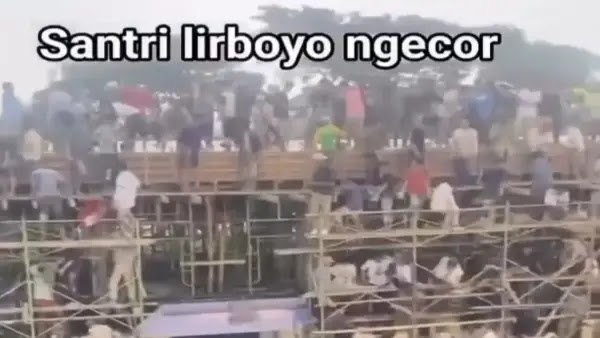 Pengasuh Ponpes Lirboyo Jelaskan Video Viral Santri Ikut Ngecor: Itu Amal Jariyah dan Dapat Pahala