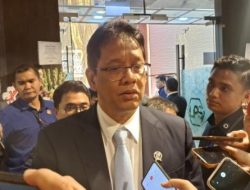 Menkeu Purbaya Kaget, 99% Busana Muslim di Indonesia Ternyata Impor dari China!