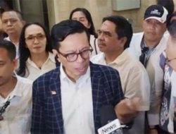 Dipimpin Duo Ade! Relawan Jokowi Geruduk Bareskrim Minta Polda Tuntaskan Kasus Fitnah Ijazah Palsu