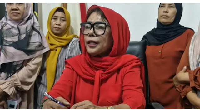 Terungkap Sosok Emak-emak yang Siap Demo Hanya Pakai Bra Demi Jokowi