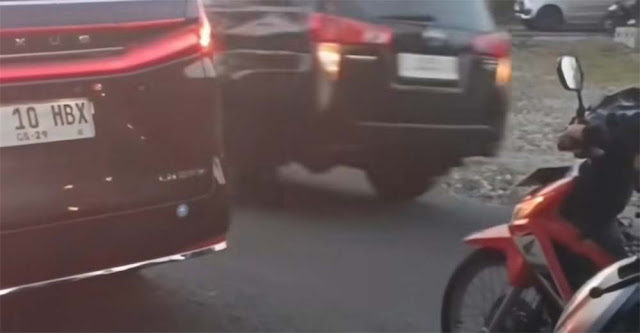Siapa Pejabat yang Salip Mobil Sultan HB X di Lampu Merah? Pengawalannya Beda Jauh!