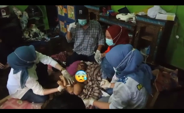 Tragis! Balita Tewas Terlindas Truk saat Main di Depan Rumah, Sang Ibu Histeris