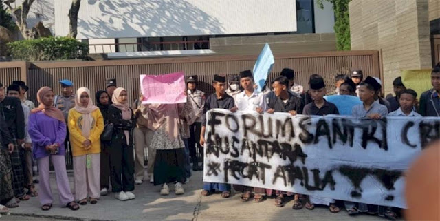 Forum Santri Tuntut Atalia Praratya Dipecat