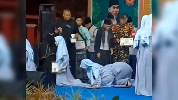 Menag: Pesantren Ajarkan Kesantunan, Lahirkan Budaya Hormat Anak pada Orang Tua