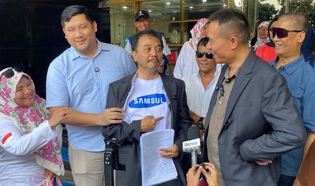 Roy Suryo Pamer Kaus Samsul, Desak Surat Keterangan Kelulusan Gibran Dicabut