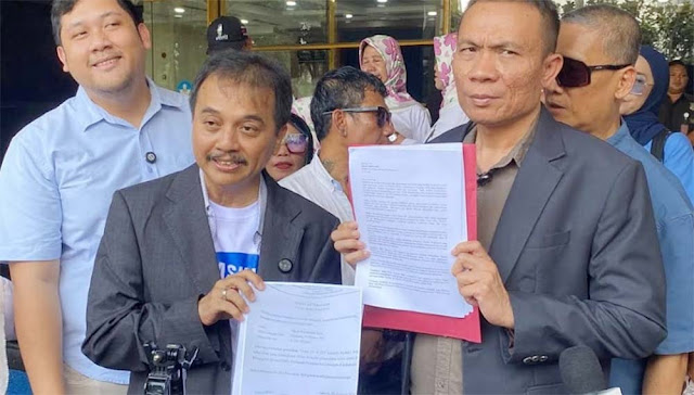Roy Suryo Sambangi Kemendikdasmen, Bawa Dokumen Kejanggalan Riwayat Pendidikan Gibran