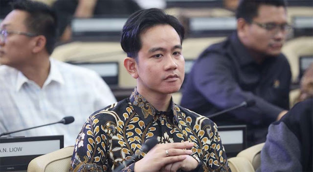 Survei Poltracking: 71% Publik Puas dengan Kinerja Gibran, Dinilai Cerdas hingga Visioner!