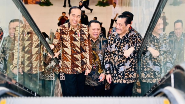 KPK Harusnya Tetapkan Jokowi-Luhut Tersangka Korupsi Whoosh