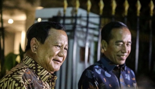 Hendri Satrio Lihat 3 Hantu Bayangi Pemerintahan Prabowo, Semua Berhubungan dengan Jokowi