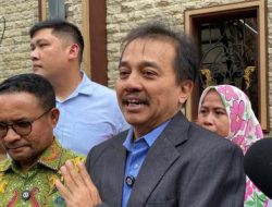 Respons Roy Suryo Dicegah Polda Metro ke Luar Negeri: Saya Sih Senyum Aja
