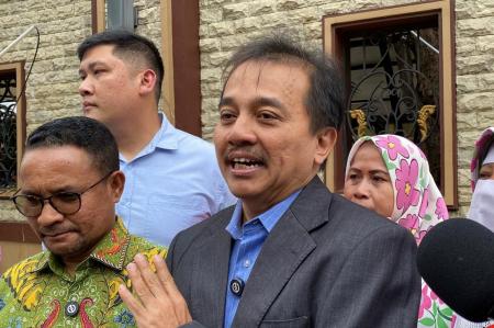Respons Roy Suryo Dicegah Polda Metro ke Luar Negeri: Saya Sih Senyum Aja