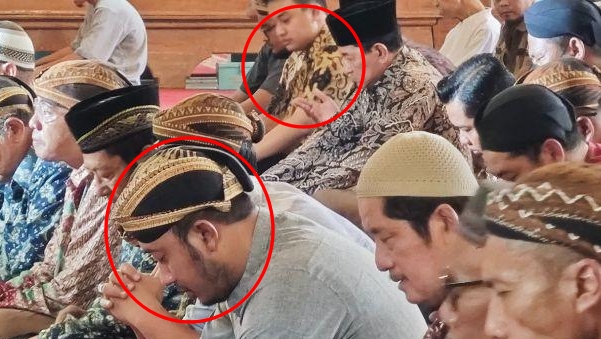 Saat Dua Raja Keraton Surakarta Salat Jumat Bareng di Masjid Agung tapi tak Saling Sapa