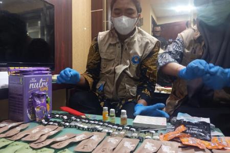 BNN Gerebek Pabrik Narkoba Liquid Vape & Happy Water di Apartemen Ancol, 4 Tersangka Ditangkap