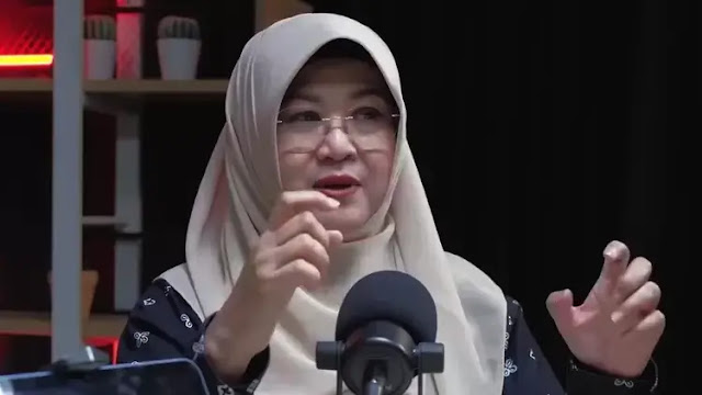 6 Versi Ijazah Jokowi Menurut Dokter Tifa: Benarkah Ada dari Polda Metro Jaya?