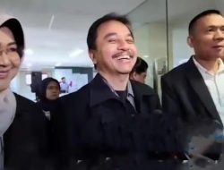 Roy Suryo Cs Tagih Dasar Hukum Surat Penyetaraan Ijazah Gibran ke Kemendikdasmen