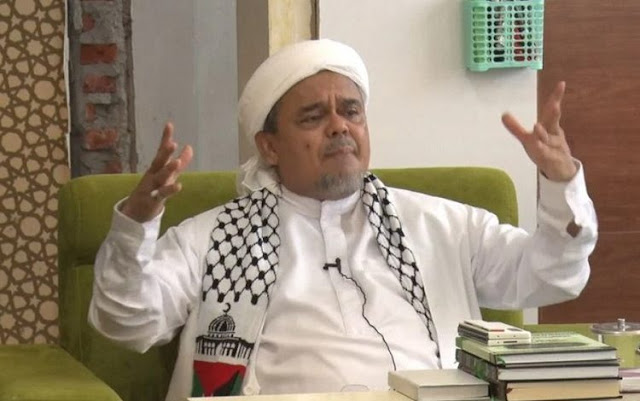 Habib Rizieq Kritik Pandji Pragiwaksono: Jangan Lecehkan Salat di Stand-up Netflix