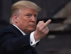 Trump Acungkan Jari Tengah ke Pekerja: Janji Buka Arsip Epstein Tersendat