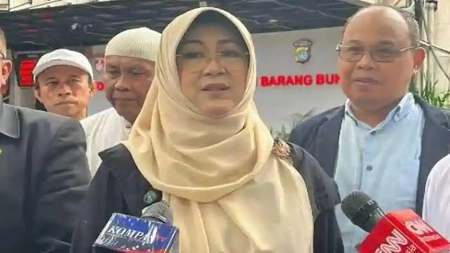 Dokter Tifa Klaim 99,9% Ijazah Jokowi Palsu, Tuntut Buka 709 Dokumen