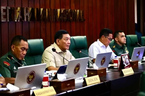 TNI Siap Hadapi Perang Berlarut, Menhan Sjafrie Tegaskan Konsep Pertahanan Defensif Aktif