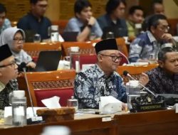 Banyak Anggota Dewan Lulusan Paket C, Ini Kata Mendikdasmen Abdul Muti