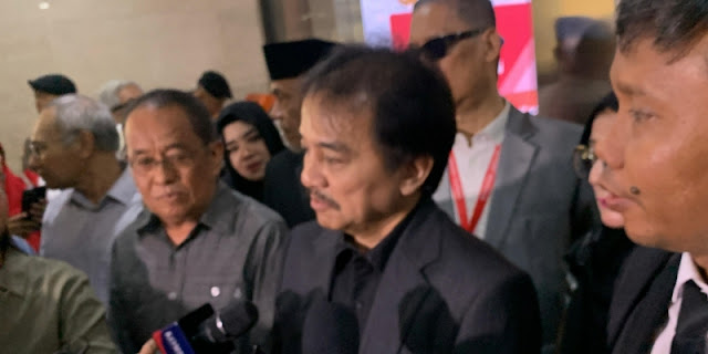 Eggi Sudjana Sebut Roy Suryo Belagu Soal Kasus Ijazah Jokowi: Analisis & Daftar Tersangka Terbaru