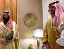 Strategi Hedging Saudi: MBS Serukan Damai, Menhan Desak AS Serang Iran
