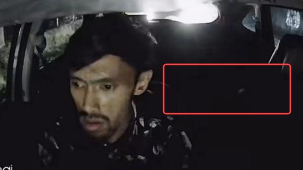 Viral! Penumpang Diduga Mesum di Mobil Taxi Online Cipulir, Polisi Selidiki