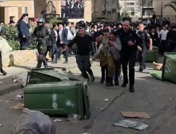 Insiden Bnei Brak: Dua Tentara Wanita IDF Dikejar Massa Haredi, Politikus Israel Kutuk