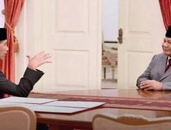 5 Tanda Keretakan Hubungan Jokowi dan Prabowo Menurut Ray Rangkuti