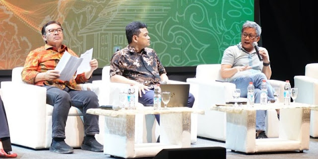 Rocky Gerung Kritik Pendidikan: Anggaran 20%, Feodalisme, hingga Sindiran Tut Wuri Malsuin Ijazah